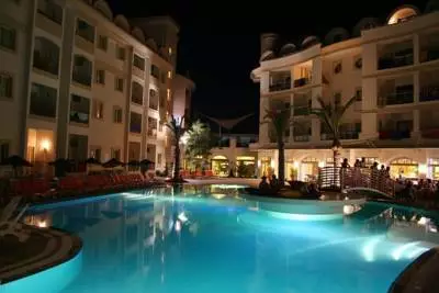 هتل کاسموپولیتن ریزورت مارماریس